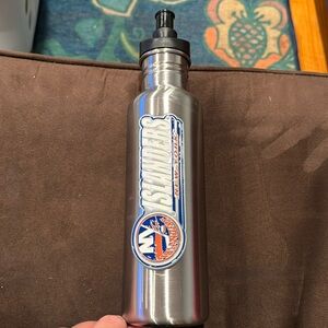 NY Islanders water bottle. BNWT.